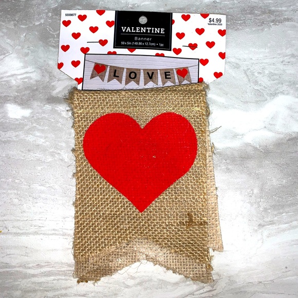 Valentine’s Day decor bundle - Picture 4 of 4